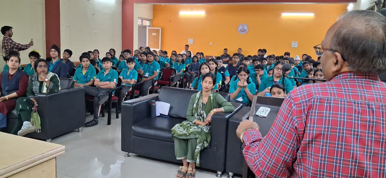 Kushabhau Thakre Patrakarita Avam Jansanchar Vishwavidyalaya
