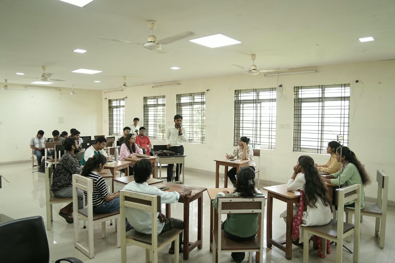 Kushabhau Thakre Patrakarita Avam Jansanchar Vishwavidyalaya